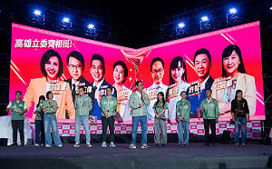 賴瑞隆競選總部正式成立  鳳山首場大造勢10立委力挺  展現大團結勝選氣勢  