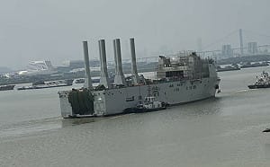 中國第二艘超大型UUV支援艦現身廣州 「小一號」顯示「多線並行」實力