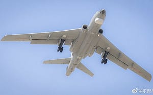 解放軍轟-6、空警-500等27架次出海  21架逾中線「遠距飛行」