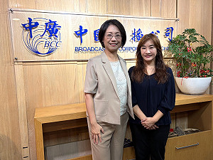 高歌「想見」沈伯洋 翁曉玲呼喚：趕快回立院開會