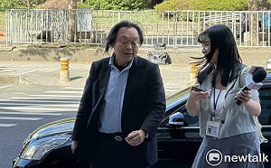 評蔣萬安「失神」 王世堅：多數小草最終會支持沈伯洋