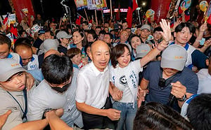 超級星期六賴瑞隆鳳山華麗造勢    韓國瑜助攻柯志恩小港熱情爆棚