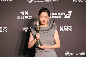 金鐘61》曾寶儀出道31年首奪獎！獲「生活風格節目主持人」登台激動落淚
