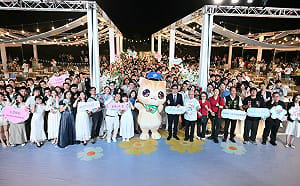 高流海風廣場見證幸福！高雄120對新人集團婚禮參加人數創新高