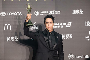 (影)金鐘61》莊凱勛奪影帝三聲道致詞！霸氣高喊「我是台灣演員」網狂讚：帥炸