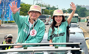 柯志恩嗆公園長輩「是在幹譙國民黨什麼」   黃捷批：選情低迷露出傲慢本性