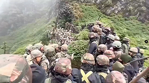 (影) 解放軍深入印境內逮多名士兵? 中印邊境班公湖衝突最新影像曝光
