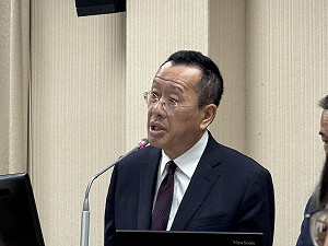 女中尉自殺涉霸凌？ 徐巧芯與顧立雄爆激烈口角：胡說八道、不要謾罵