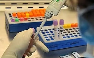 (影) 78學生共用一針頭篩檢 還傳有愛滋! 遼寧一高中爆重大違規 家長氣炸
