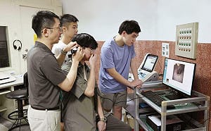 免重考海外學位!中山醫大聽力師憑台灣證照 跨海英澳執業開先例