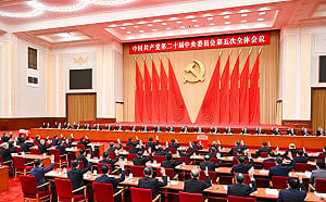 中共五中全會爆9大異常！33高官遭除黨籍創新高 軍委人事、習接班問題引關注