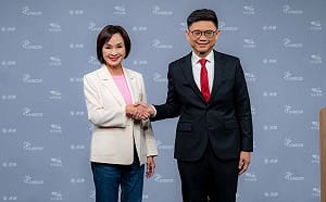 交叉詰問直球對決     賴瑞隆、柯志恩你來我往、砲火四射