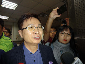 慶富獵雷艦案　黃志芳訊後請回