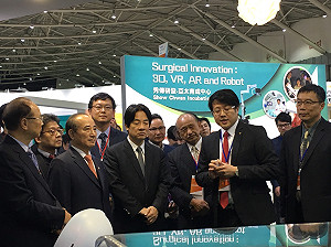 賴清德、王金平難得同台 走訪醫療科技展