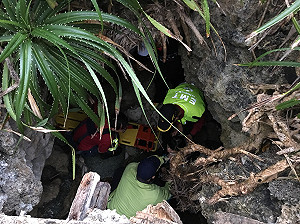 墾丁畢旅驚魂！  國中生失足摔落兩米石洞