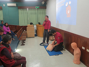 琉球醫療資源匱乏 民宿業者上課學急救