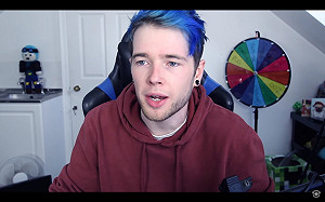 玩電動沒前途?　他靠玩遊戲一年賺5億