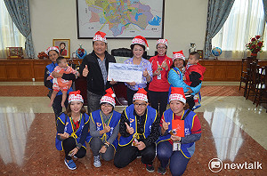 聖誕傳愛助弱勢 蕭淑麗人氣紅不讓