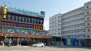 爆群聚感染被控不人道醫療 龍發堂否認