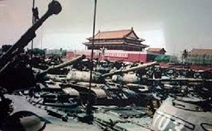 洪聖斐觀點》為六四鎮壓喝采的東德共黨垮了 跟不上形式的藍白也會被現實懲罰