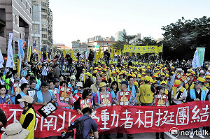 反勞基法修法大遊行 勞工向蔡政府大喊「累！」