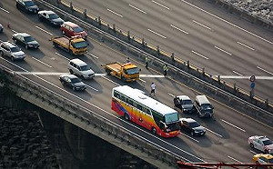 跨年凌晨車禍多！高公局：切勿疲勞駕駛