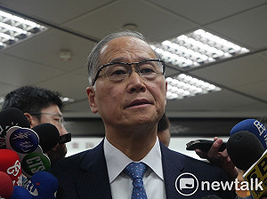 為護照誤植鞠躬道歉 李大維：去留由總統與院長決定