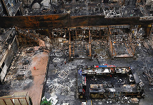 孟買派對大火　頂樓延燒整棟15人身亡