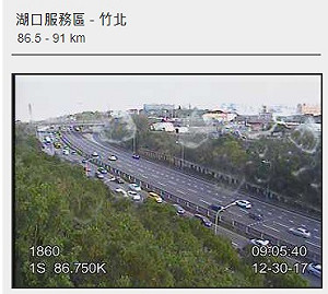 元旦連假首日 國道一早就塞車時速20km