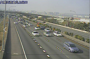 國 1高走走停停  發生兩起追撞事故