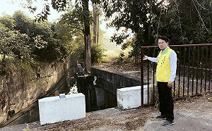顏純左站路口拜票  台南市民直接反映輿情