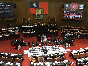 立院不斷電表決勞基法 綠營預計明下午三讀