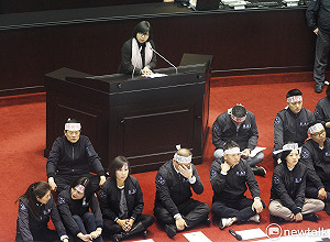 4綠委棄權！立院二讀休息日加班改為核實計算