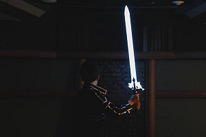 星爆氣流斬用喊的！日廠推帥氣聲控配劍