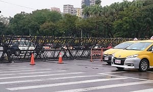 因應勞團可能衝擊總統府  警方已封鎖凱道