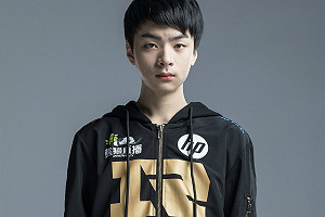 《英雄聯盟》惡意送頭！RNG重罰「走A怪」扣薪3個月