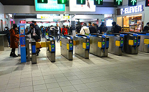 15日起走自動閘門出站 台鐵不回收車票