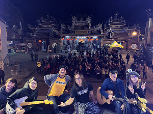 扶植硬地音樂  中市廟埕母語懷舊演唱會開唱