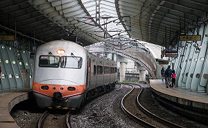 快訊》台鐵富岡=楊梅死傷事故排除 影響近7千人