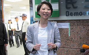 所謂黨中央民調落後？陳亭妃：欺騙、惡意操作