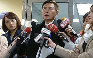 李俊毅登記參選  強調改革反黑金