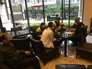 快訊》現場直擊！租屋風波再起  電競戰隊HKA搬家遭擋大門外