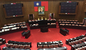 總預算案拚30日三讀 將表決320案