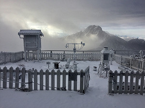 玉山又下雪了！凌晨降雪積雪已達5公分