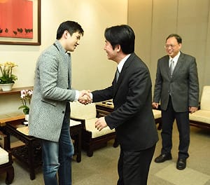 台灣之光！13歲江璟亮被紐約大學錄取 賴揆接見