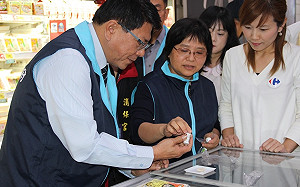 年節稽查賣場！潘孟安親授年貨採買五不原則