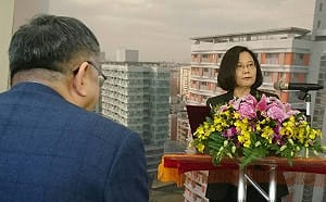 白綠和解？綠委：選前當權派「大人」曾接觸柯營