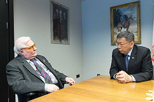 柯文哲拜訪波蘭前總統華勒沙 請教轉型正義