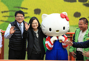 屏東熱帶農業展Hello Kitty助陣！小英歡迎大家來走春