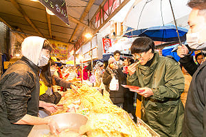 台北年貨大街玩新意  年輕二代搞KUSO